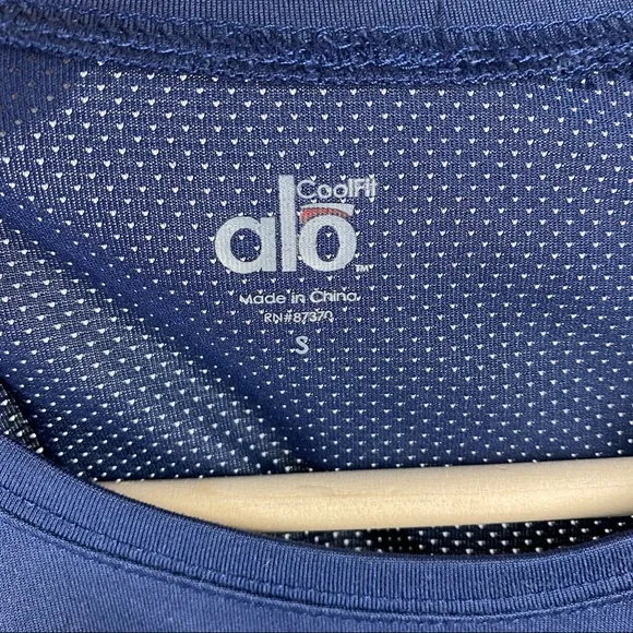 Alo Brand Women’s Cool Fit Active Wear Top Blue Sz S - Picture 3 of 4